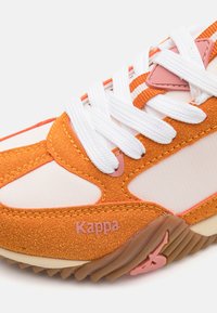Kappa AUTHENTIC ARKLOW UNISEX - Joggesko - pink cream/orange rusty/brown crock