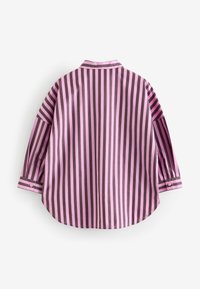 Gestreiftes Hemd mit vertikalen rosa und schokoladenbraunen Streifen, einem Kragen, Knopfmanschetten und einem abgerundeten Saum, aus einem glatten Stoff gefertigt.