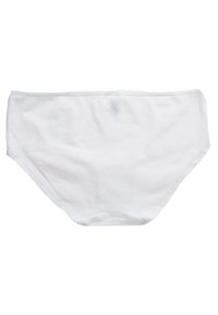 Witte katoenenzwembrief met een zachte textuur, voorzien van een elastische tailleband en een simpele, gebogen snit. Geen zichtbare patronen of versieringen.