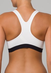 Nike Performance   biały
