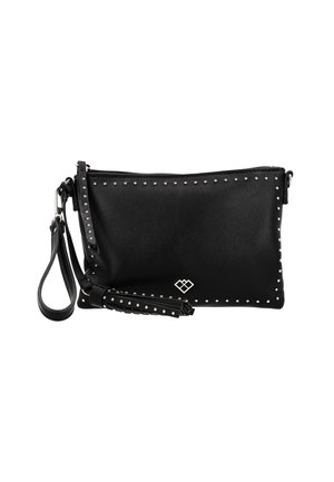 Svart läderclutch med silverfärgade nitar längs kanterna, platt rektangulär form, dragkedjestängning och avtagbart handledsband.