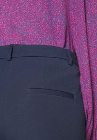 Esprit Kalhoty - dark blue