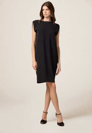 Oltre DRITTO A SPALLA LARGA - Robe de jour - nero