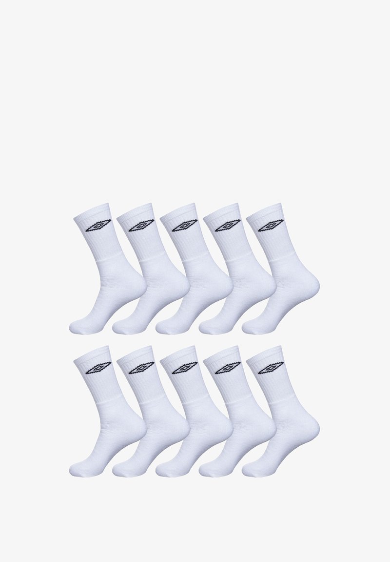Chaussettes blanches en coton avec un poignet côtelé et un logo noir sur le côté. Paquet de 12 avec une texture douce et une longueur standard de tige.