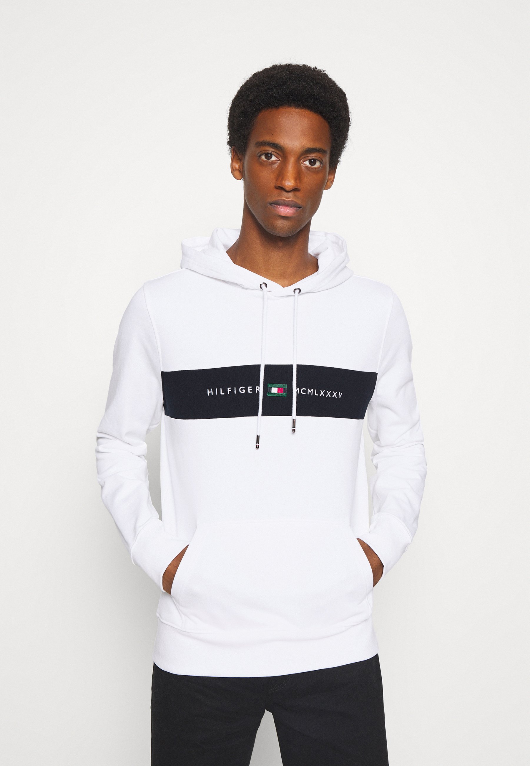 Tommy Hilfiger NEW LOGO HOODY - Sudadera - white/blanco - Zalando.es
