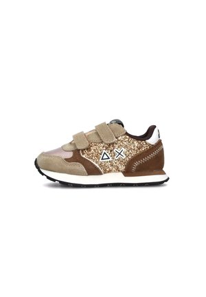 Sneaker per bambini marrone e beige con due cinturini in Velcro, dettagli luccicanti ai lati e suola in gomma testurizzata. Suola nera.