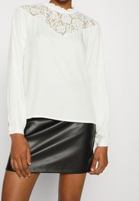 VILA Blůza - white
