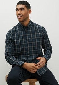 Next EASY OXFORD - Camisa - navy blue tartan