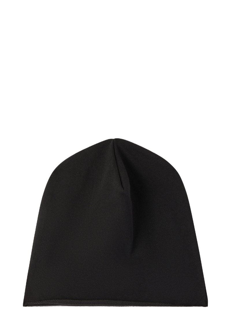 Berretto nero realizzato in tessuto morbido, con una parte superiore senza cuciture, forma leggermente allungata e una texture liscia. Senza decorazioni.