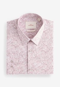Camicia a maniche corte rosa chiaro con stampa dettagliata di paesaggio urbano, caratterizzata da colletto classico, chiusura con bottoni sul davanti e dettagli a contrasto.