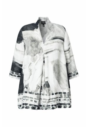 Løs, åben-front jakke med 3/4 ærmer, abstrakt sort-hvid akvarelmønster og geometrisk kant langs kant og manchetter.