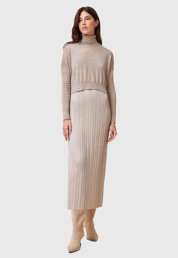 VITTORIA - Strickkleid