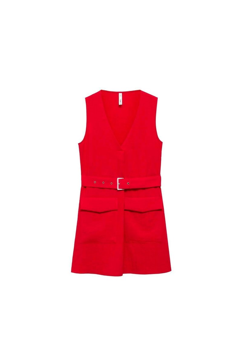 Rotes ärmelloses Kleid mit V-Ausschnitt, tailliertem Gürtel, zwei Fronttaschen und geradem Schnitt. Hergestellt aus einem strukturierten Stoff.