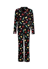 Pijamas negras de tela suave con un patrón colorido de símbolos icónicos de Nueva York, incluyendo taxis y la Estatua de la Libertad.