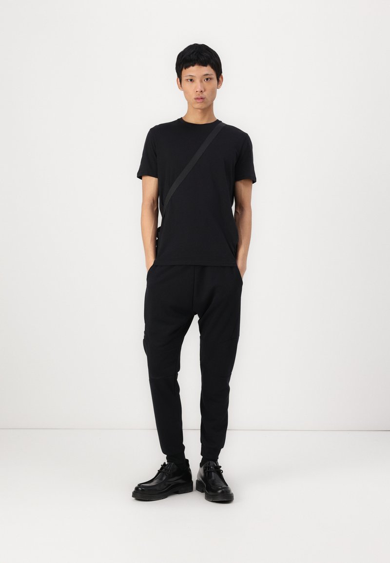 Pier One by Zalando - 2 PACK - Paprasti marškinėliai - black/khaki, Padidinti