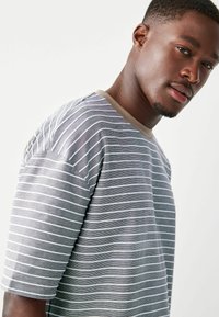 Next TEXTURED STRIPE- REGULAR FIT - T-shirts print - stone