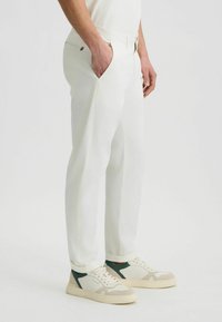 LIU JO Pantalones chinos - white