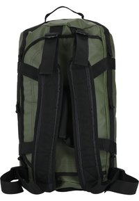 Vihreä vedenpitävä reppu mustilla hihnoilla ja kahvalla. Varustettu pehmustetuilla olkahihnoilla ja virtaviivaisella, sylinterimäisellä muotoilulla.