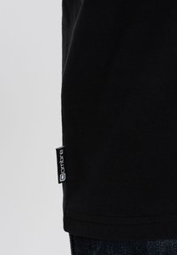 Unausgewählt, black