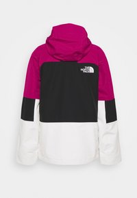 Hooded bunda North Face s magentovou horní částí, černým středem, bílou dolní částí a logem na pravé zadní části.