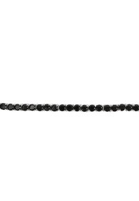 Bracciale in gemme nere con pietre rotonde e sfaccettate in montature argentate, disposte in una linea continua con una finitura liscia.