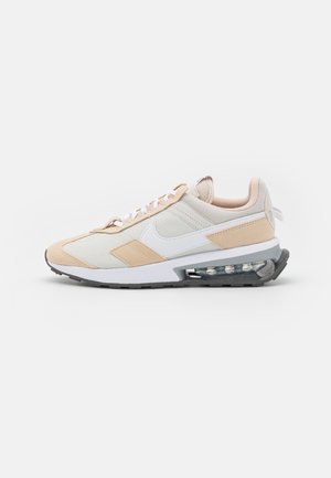 Trainers - beige