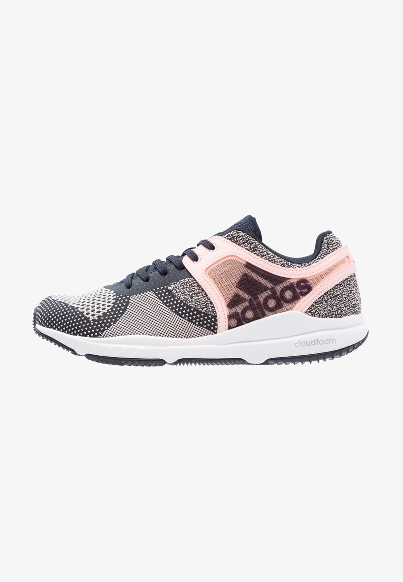 Zapatilla deportiva con parte superior de malla en azul marino y rosa, con un patrón texturizado y suela Cloudfoam para mayor comodidad. Suela de goma para un mejor agarre.