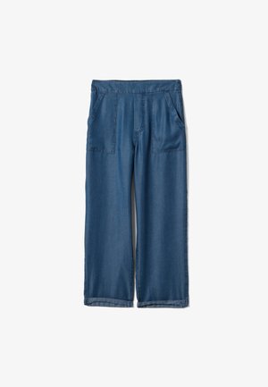 Pantalon en jean bleu taille haute à jambes larges, avec poches plaquées devant et ourlets retroussés.
