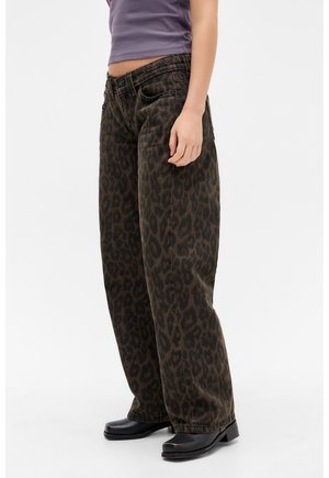 Relaxed fit jeans - brown