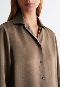 Marc O'Polo BLOUSE BOXY SHAPE COLLAR LONGSLEEVE SOLID - Hemdbluse - melted nougat