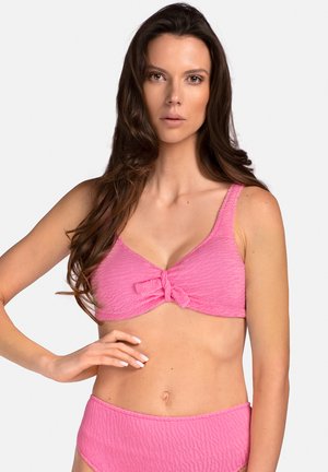 - Góra od bikini