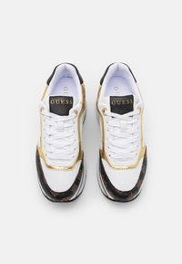 Guess CAMRIO - Sneakers basse - mehrfarbig/weiß