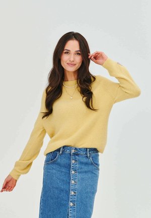 - Sweter