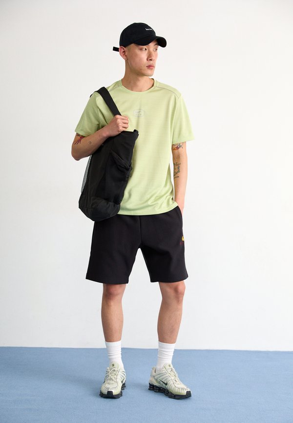 AMERICAN SCRIPT - Shorts3