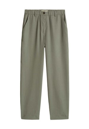 Lejące, oliwkowozielone spodnie casualowe z elastyczną talią, zapięciem na guziki z przodu, kieszeniami bocznymi i prostym krojem nogawek.