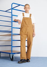 Dickies DUCK CLASSIC  - Radničke traperice s naramenicama - brown