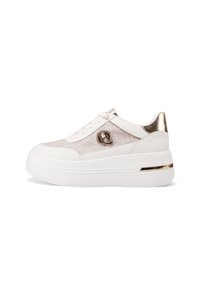 Sneaker platform bianchi con un accento dorato lucido sul tallone, tomaia in rete con un motivo a logo e design con lacci.