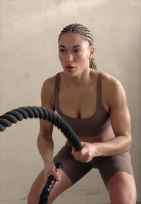 Girlfriend Collective ANDY BRA SPLIT STRAP - Sujetadores deportivos con sujeción ligera - porcini