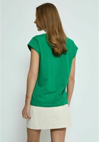 Minus LETI - Jednoduché tričko - golf green