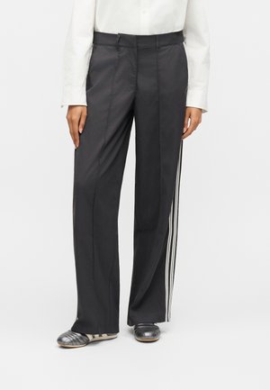 adidas Originals, FIREBIRD - Pantaloni - utility black/cloud white