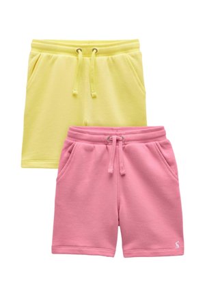 Zwei Paar Fleece-Shorts mit Kordelzug und seitlichen Taschen, eines in Gelb und eines in Pink, auf weißem Hintergrund dargestellt.