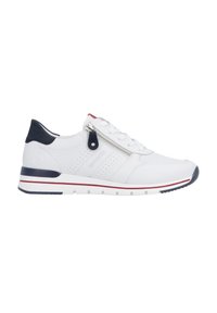 Sneaker bianca con design traforato, dettagli blu navy sul tallone e rifiniture rosse. Presenta una cerniera laterale e lacci tradizionali sulla parte superiore. Suola in gomma.