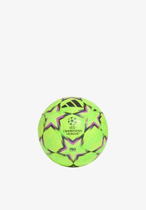 Ballon de football Adidas UEFA Champions League Pro vert vif avec des motifs d’étoiles violettes sur fond blanc.