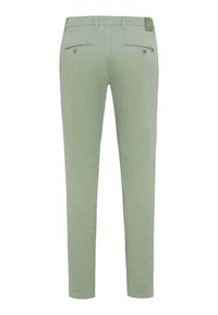 Pantaloni verde chiaro slim fit, realizzati in tessuto testurizzato, con due tasche posteriori dotate di bottoni dorati e una vita standard.