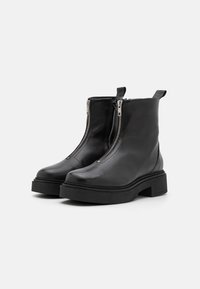 Zign - Botki na platformie