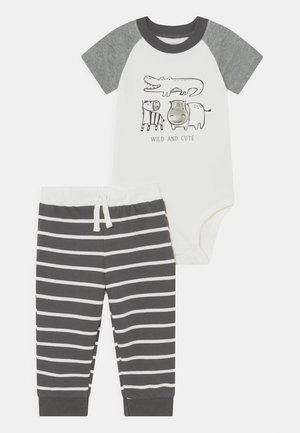 SET - Camiseta estampada - grey/off-white