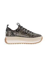 Sneaker a piattaforma bassa con motivo in rettile nero e marrone, stringhe nere e suola spessa beige e bianca con battistrada a color gomma.