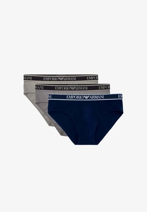 Tre slip da uomo in blu navy, grigio scuro e grigio chiaro con fascia in vita nera con loghi bianchi Emporio Armani e stemmi con aquile.