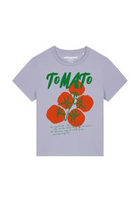 Paarse katoenen t-shirt met een afbeelding van rode tomaten met groene takken en tekst in het groen. Eenvoudig ontwerp met ronde hals.