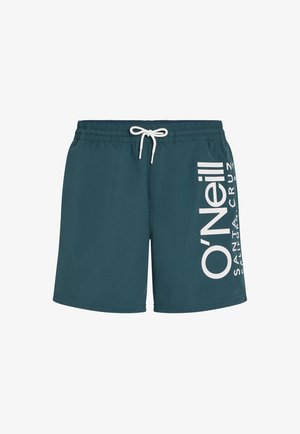 Türkise Bade Shorts aus schnelltrocknendem Material, mit einem weißen Logo-Design an der Seite und einem elastischen Bund mit Kordelzug.